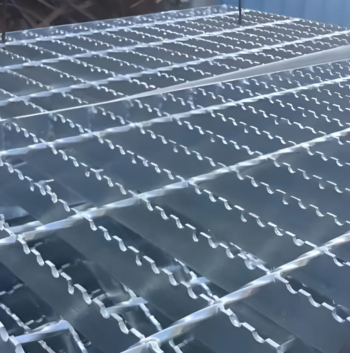 Serrated Grating
