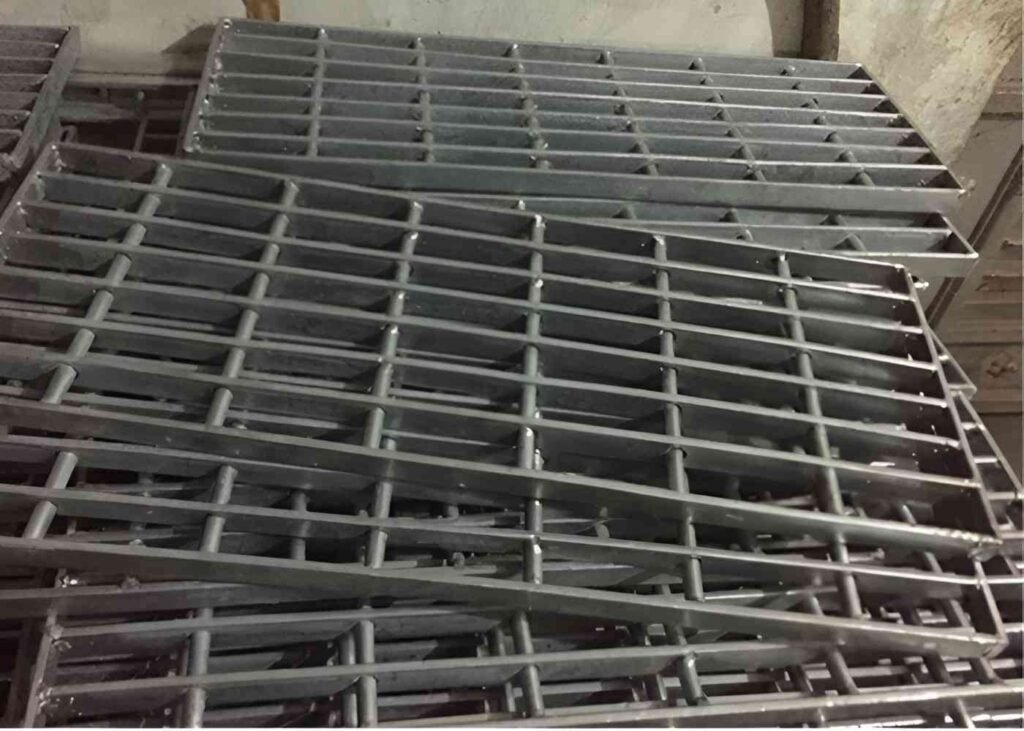 Serrated Grating